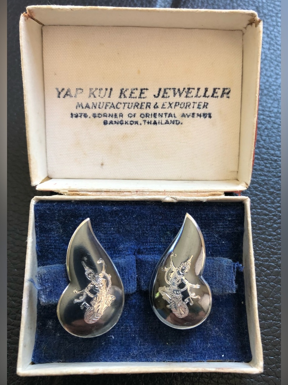 Vintage Yap Kui Kee Siam Silver Teardrop Engraved Earrings
